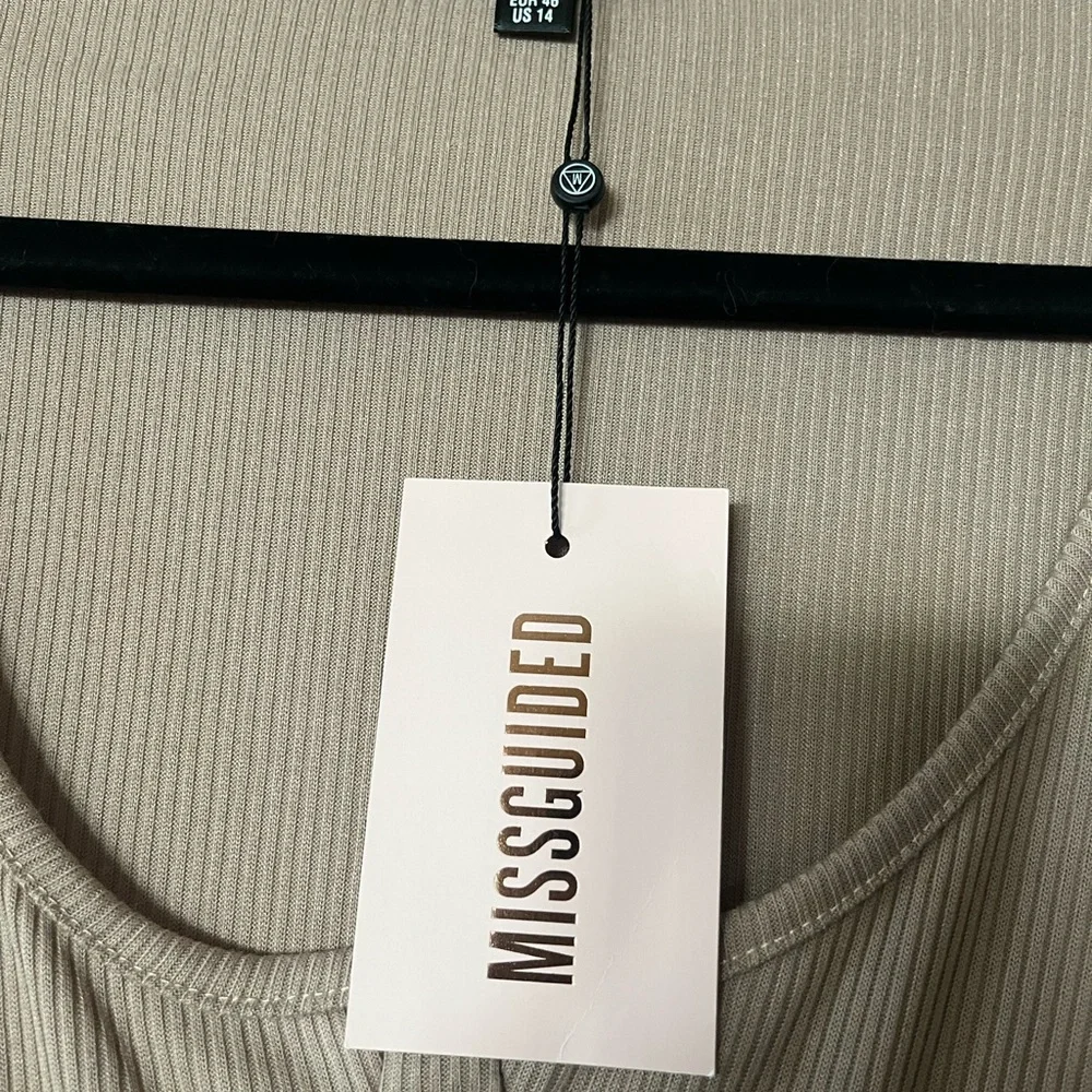 Missguided Ribbed MIDI dress - Picture 2 of 4
